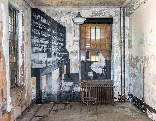Ellis Island hospital (01852)a.jpg in the Cursed Rooms and Interiors collection.