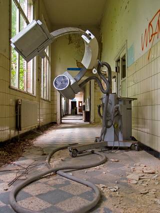 Antwerp - Place Head Here.jpg in the Creepy Cursed Images collection.