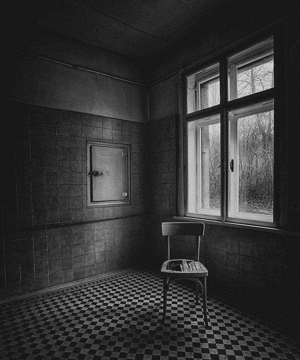 Abandoned and forgotten (8372676235).jpg in the Creepy Cursed Images collection.